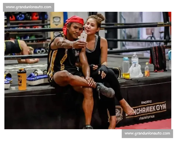 梅威瑟对决播求拳击与泰拳跨界巅峰之战深度解析全面前瞻与影响评估