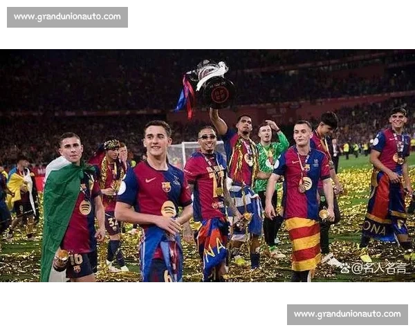 国王杯决赛巴萨对阵皇马争锋对决 谁将捧起西班牙足坛最具荣耀奖杯