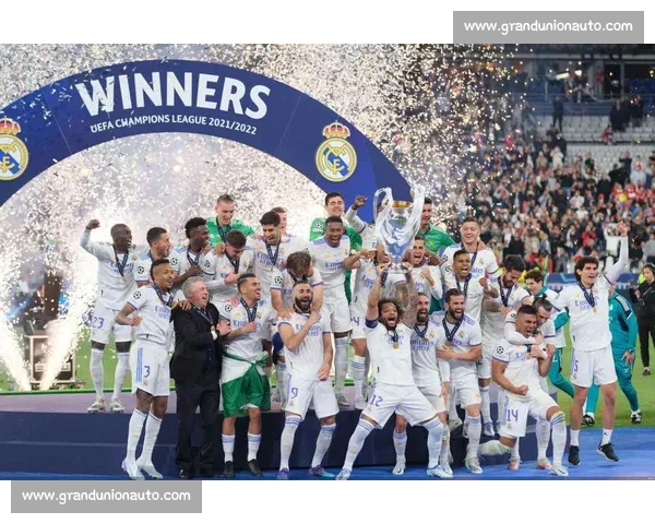 西甲国家德比再燃战火巴萨皇马巅峰对决牵动赛季走势荣耀与历史